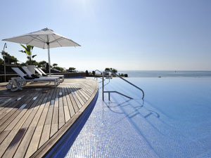 Las Colinas Beach Club